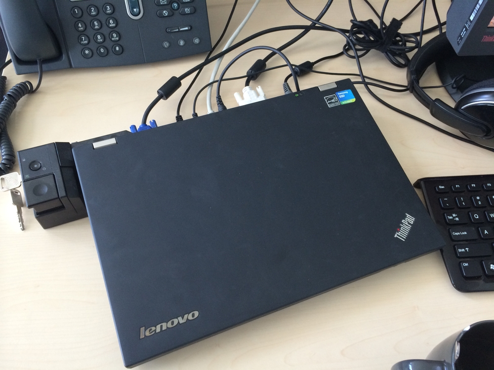 img of Lenovo Docking-Stations: Automatically Power on Laptop
